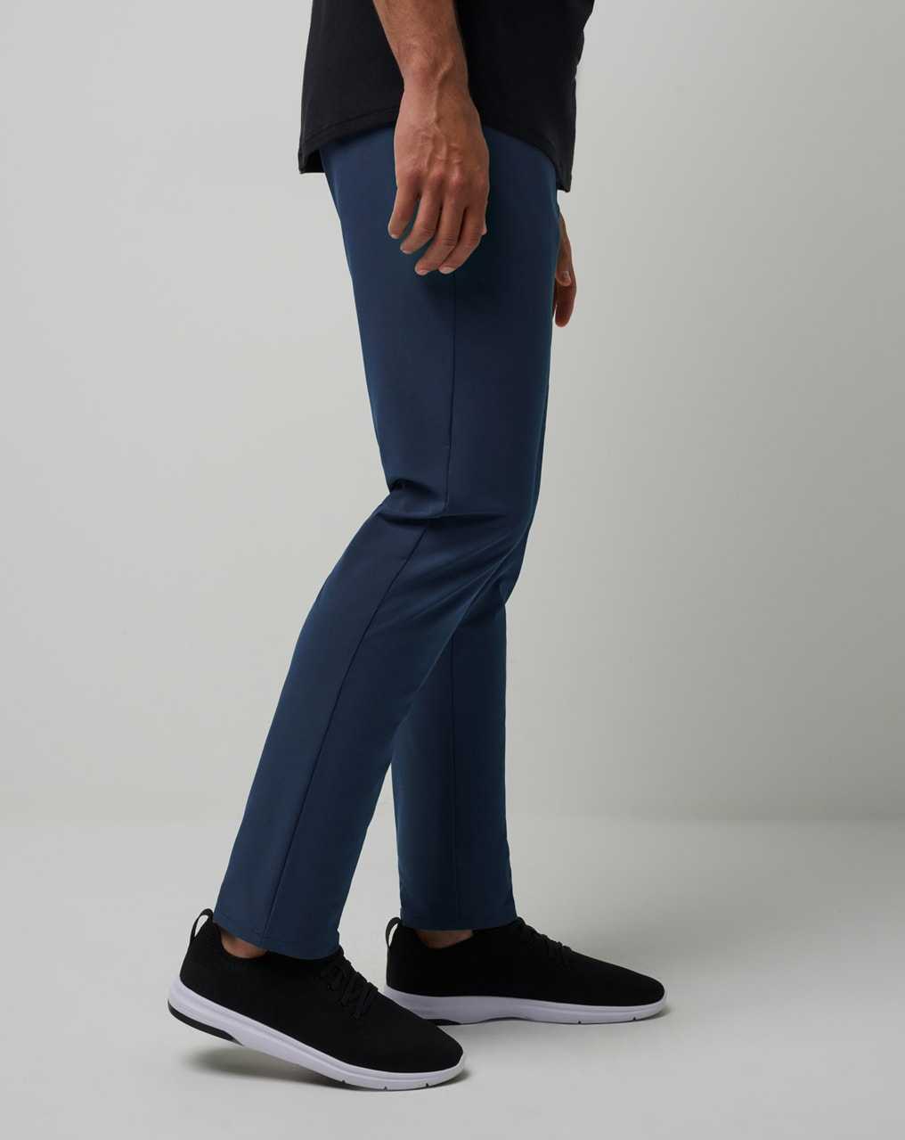 Dress Blues Travis Mathew Open To Close Tech Chino Pant | WBUX27839