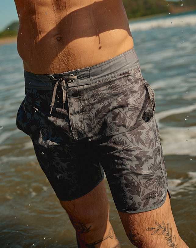 Heather Grey Travis Mathew Green Bottles Boardshort | HYCE65724