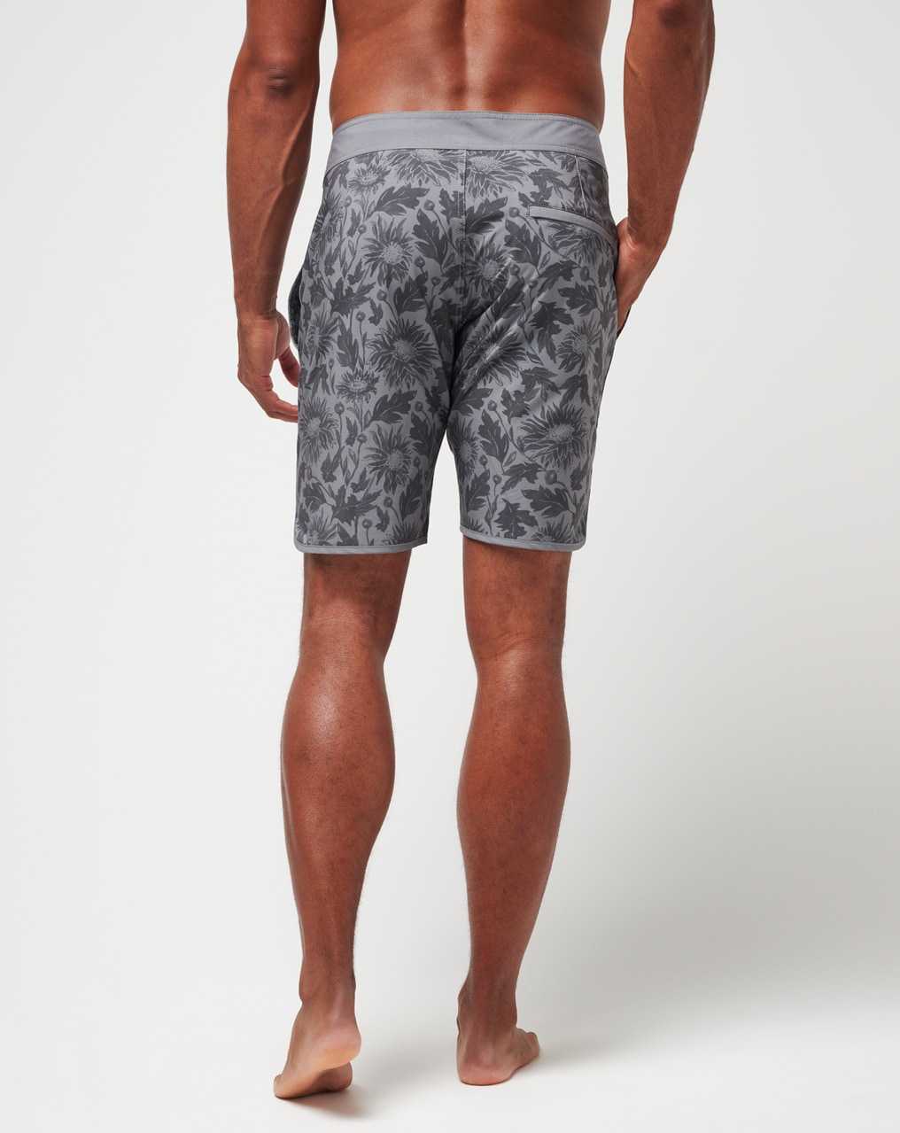 Heather Grey Travis Mathew Green Bottles Boardshort | HYCE65724