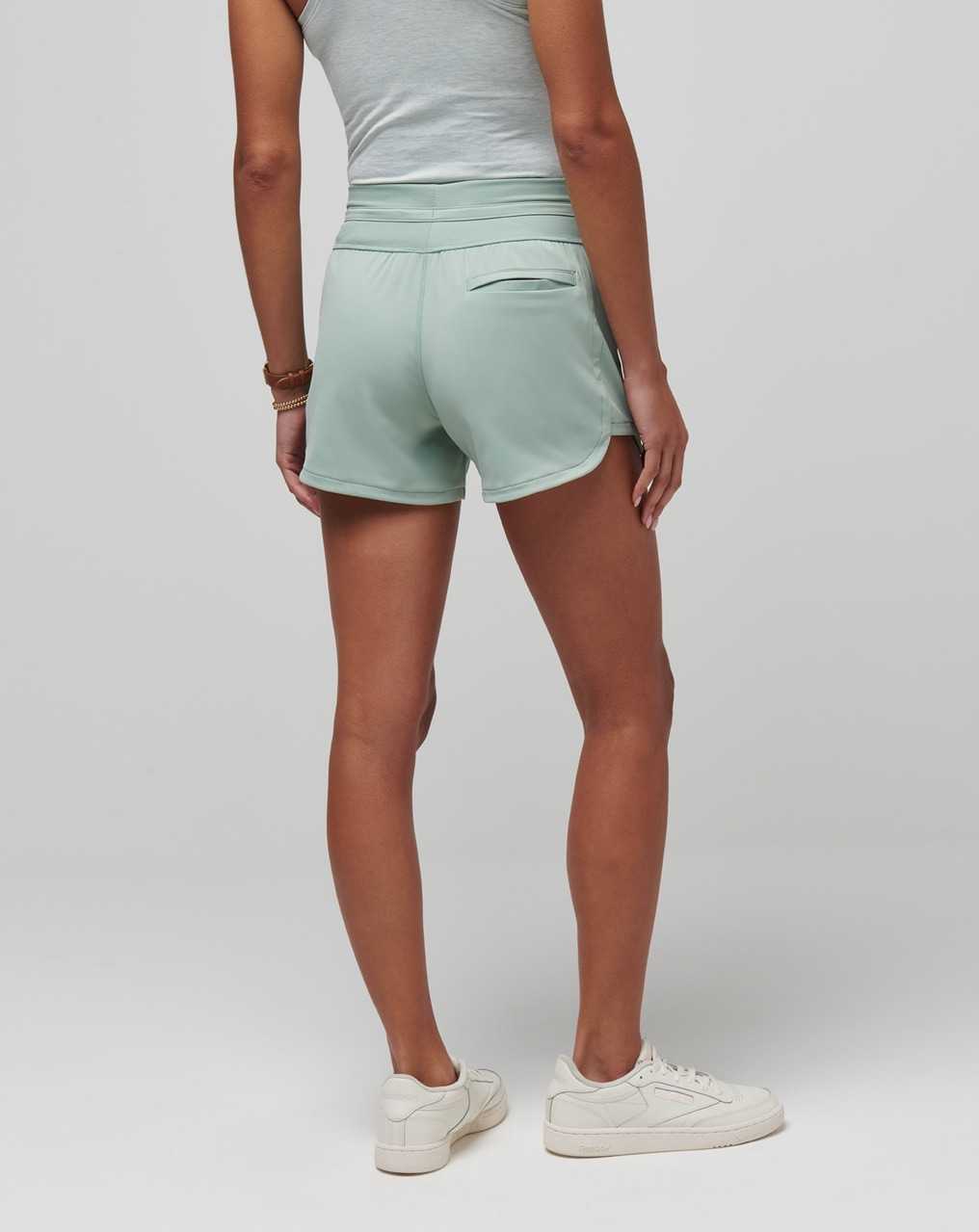 Jade Travis Mathew Moveknit Tie Short | UYLR24651