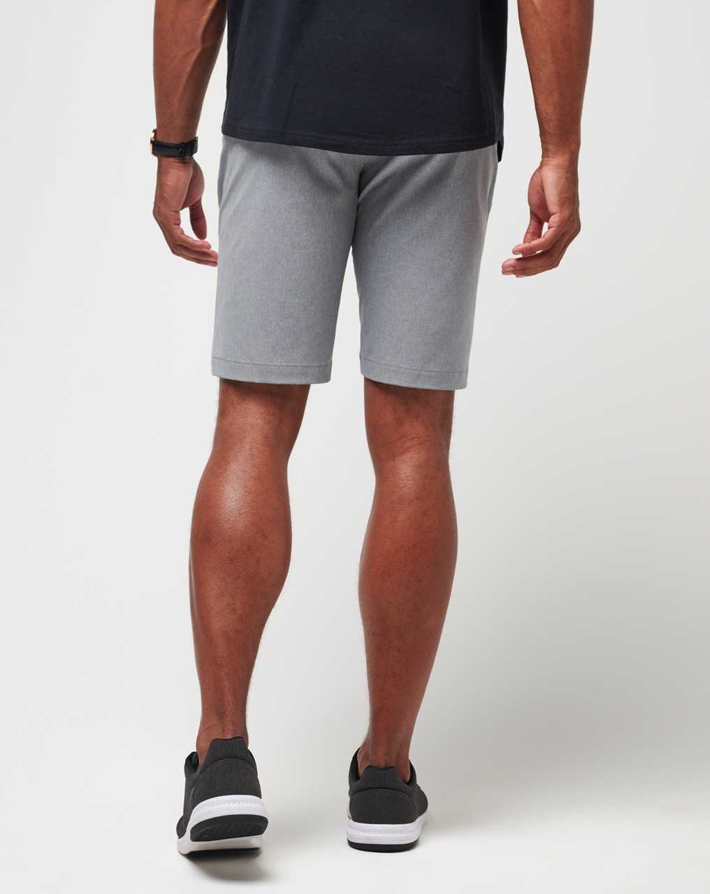 Light Grey Travis Mathew Beck Short 9.5in | LRHV06187