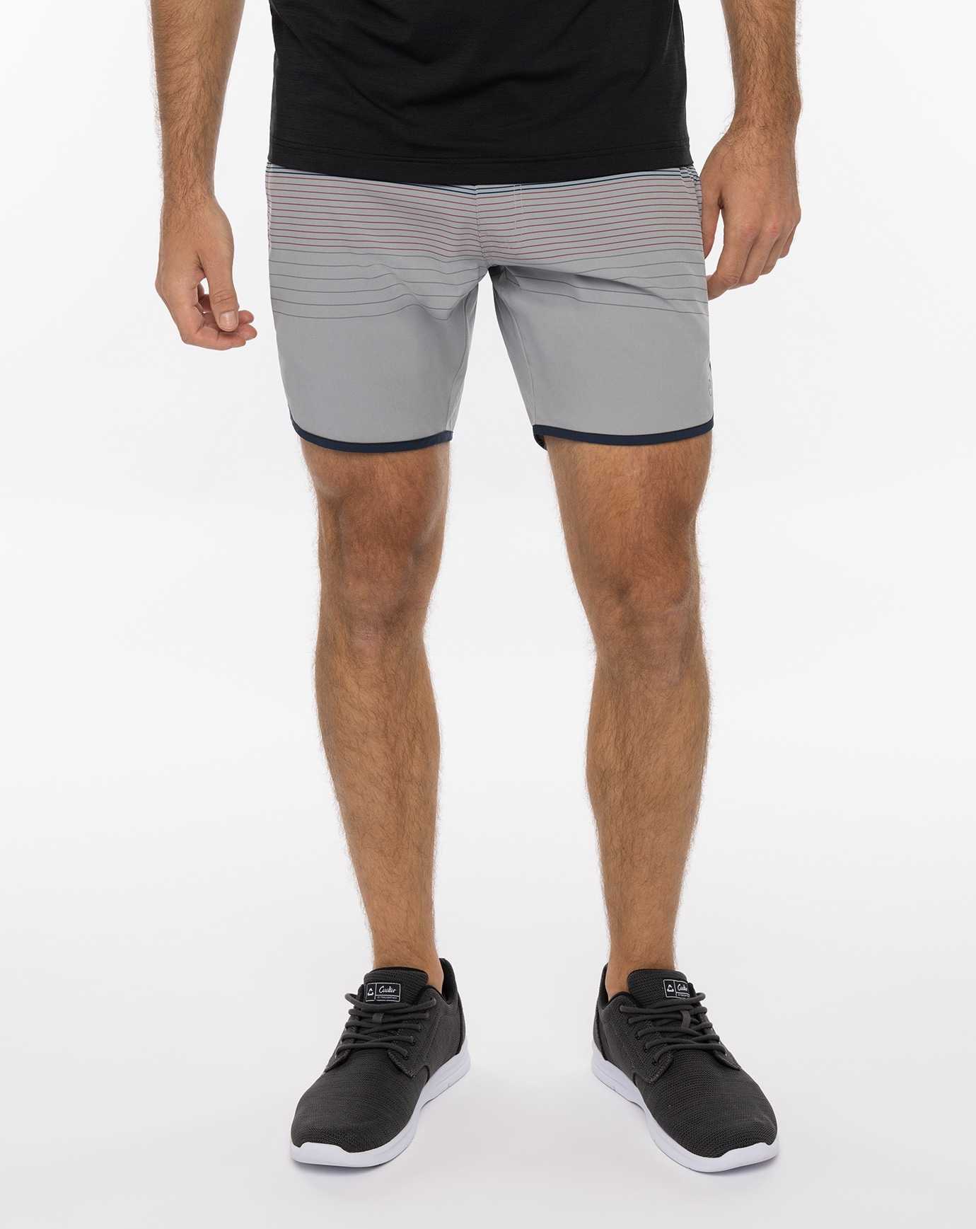 Quiet Shade Travis Mathew Go Time 3.0 Active Short 7.5in | WDBO79235