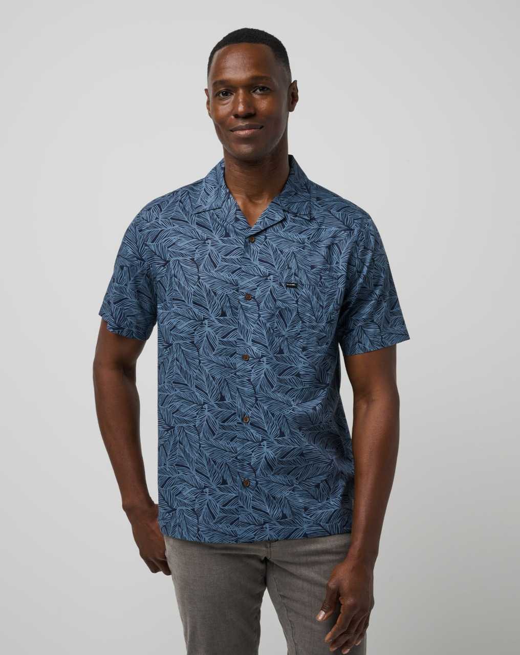 Total Eclipse Travis Mathew Afternoon Sun Button-up | XQCG32149