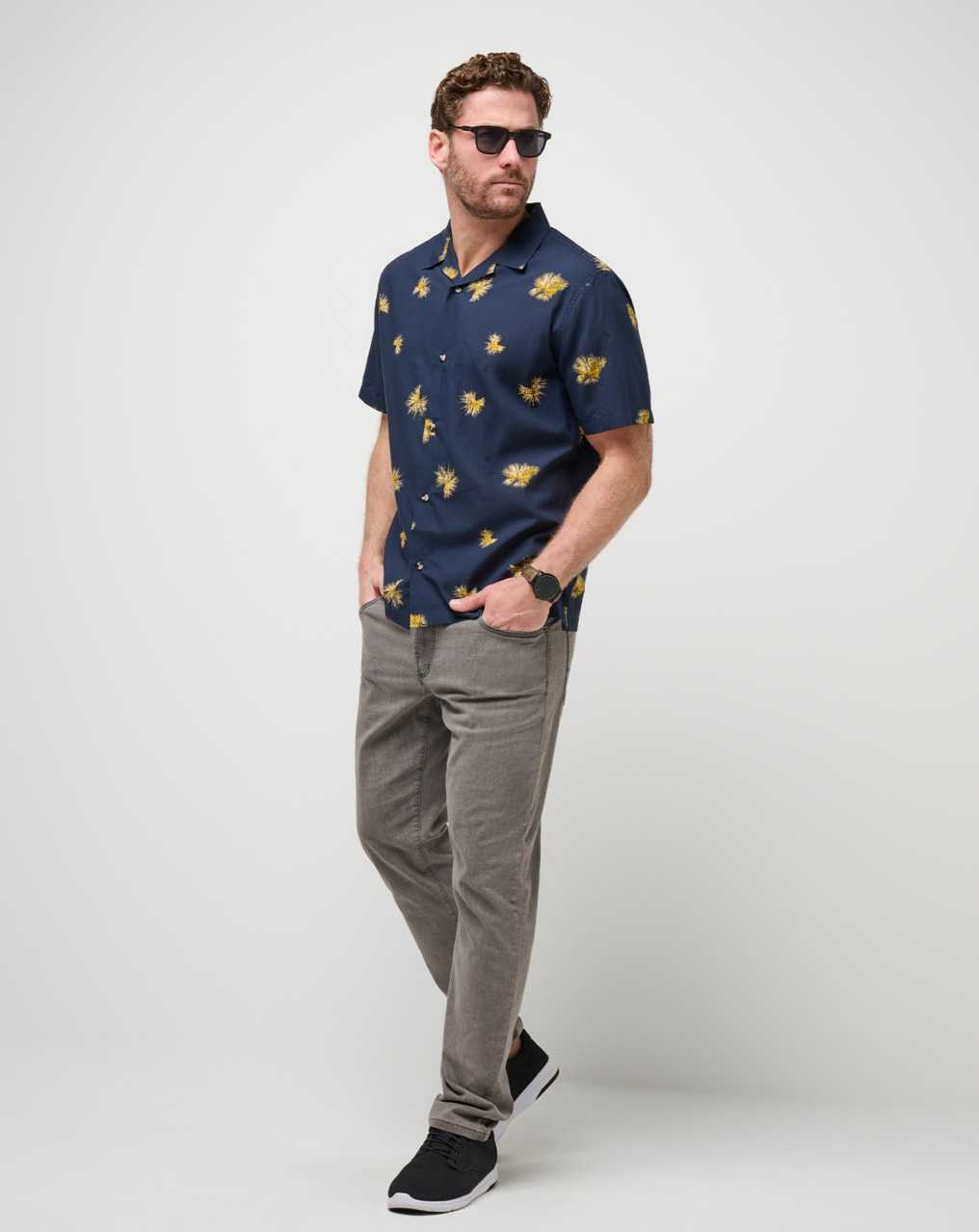 Total Eclipse Travis Mathew Casino Holiday Button-up | PCOZ52603