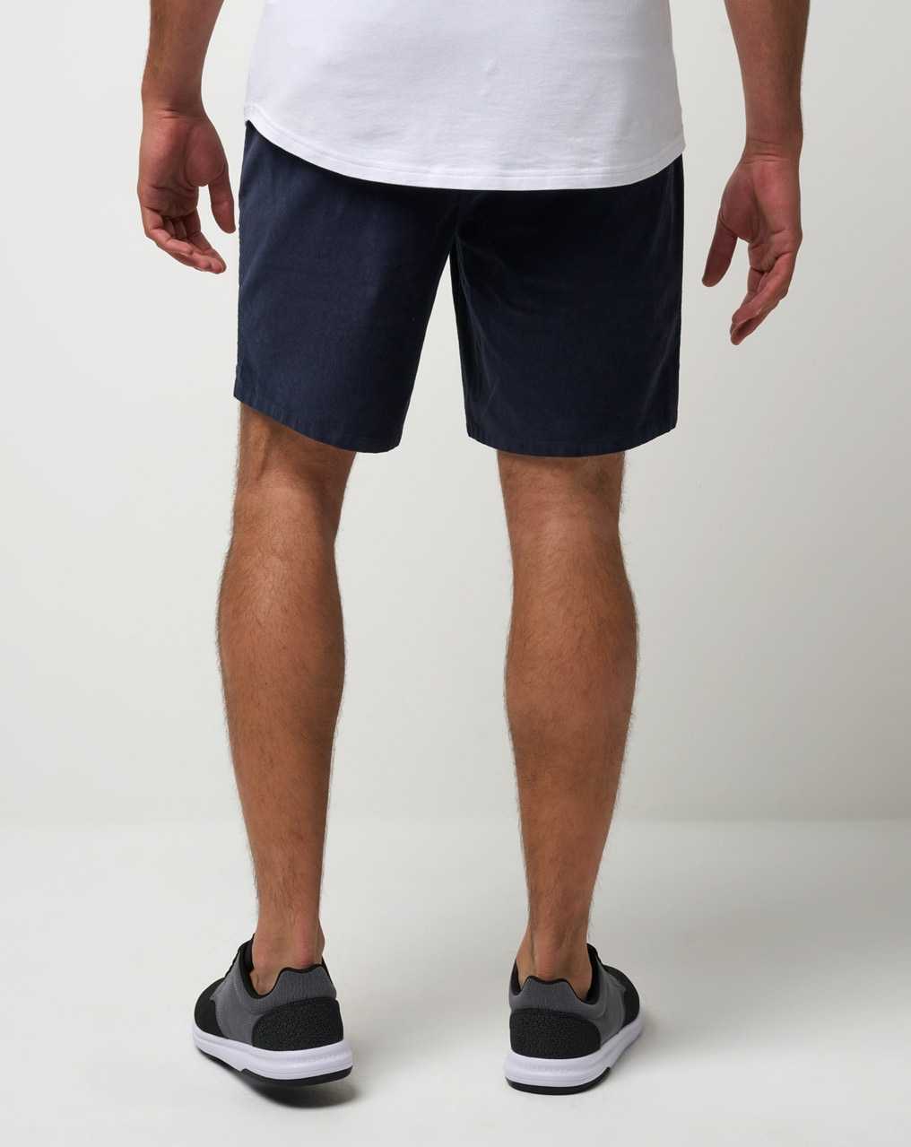 Total Eclipse Travis Mathew Cuddy Cabin Short 8in | JUSN06273